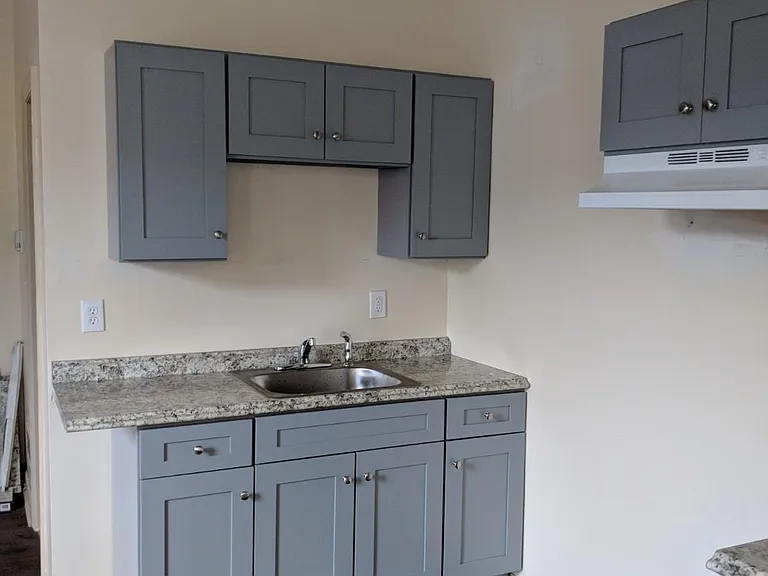 681 Myrtle Ave — Photo 5