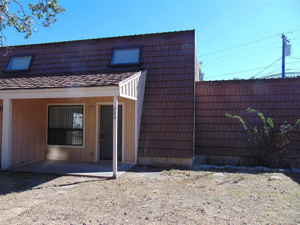 1st image of 220 Big Oaks Dr