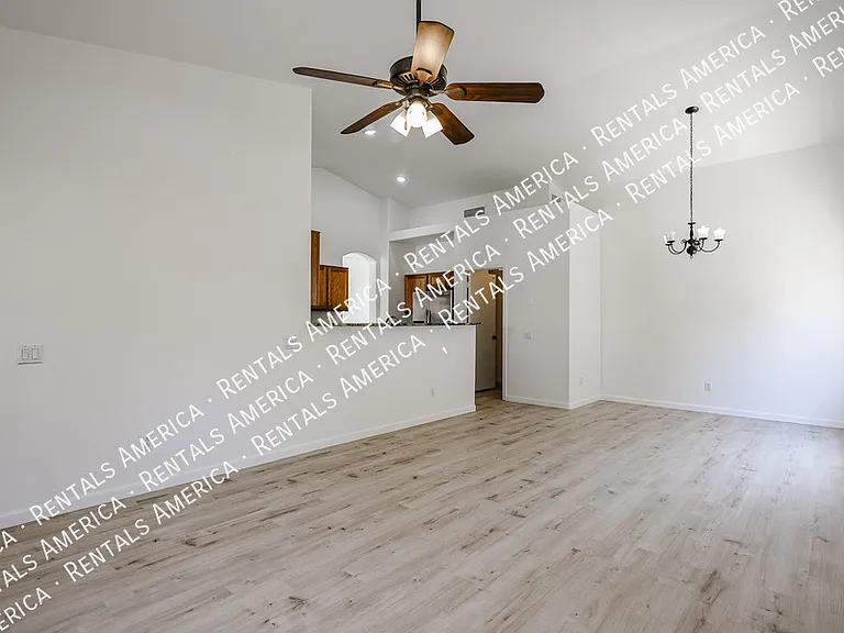 764 E Sheffield Ave — Photo 19