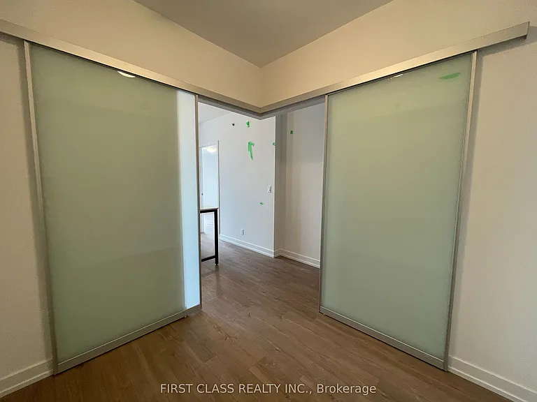 203 College St #2805 — Photo 15