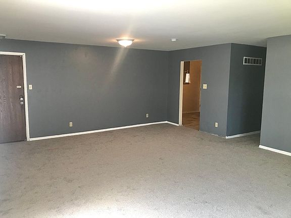 3rd image of 2752 Blackforest Dr APT B
