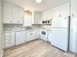 1864 Malvern St, Lauderdale, MN 55113