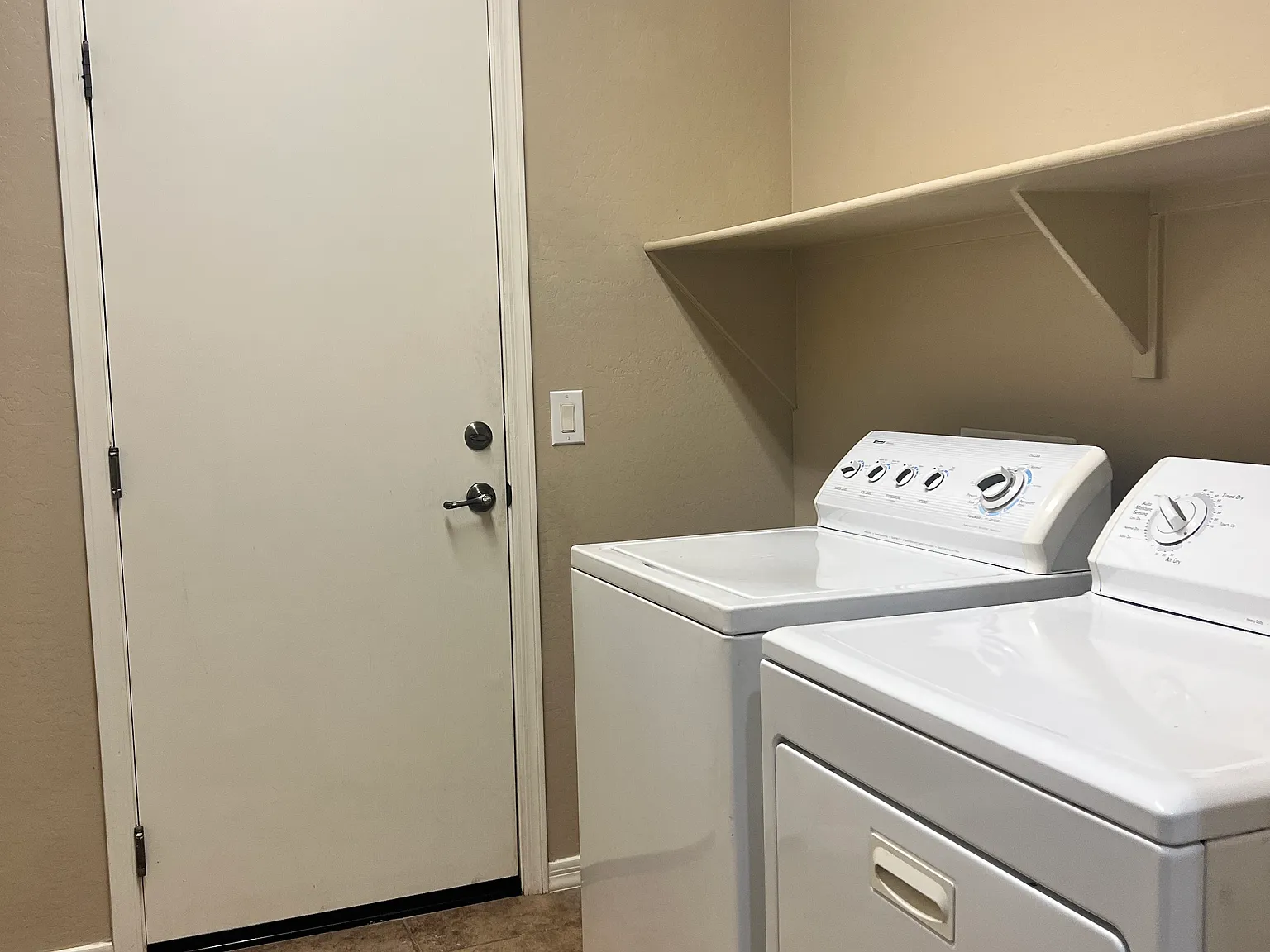 3 bed, 1636 sqft, $2,000 — Photo 4