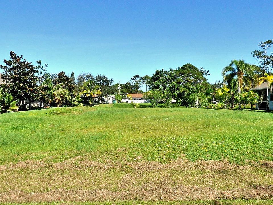 1st image of 249 SE Whitmore Drive