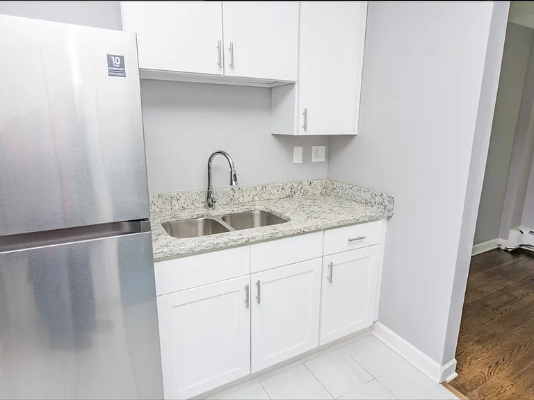 1962 E 71st Place — Photo 6