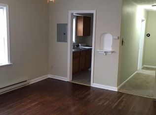 945 S 2nd St FLOOR 2, Springfield, IL 62704