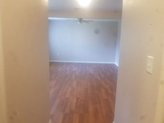 5th image of 4050 Lakeview Dr
