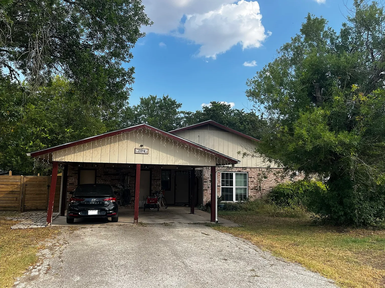 2 bed, 750 sqft, $1,300 — Photo 1