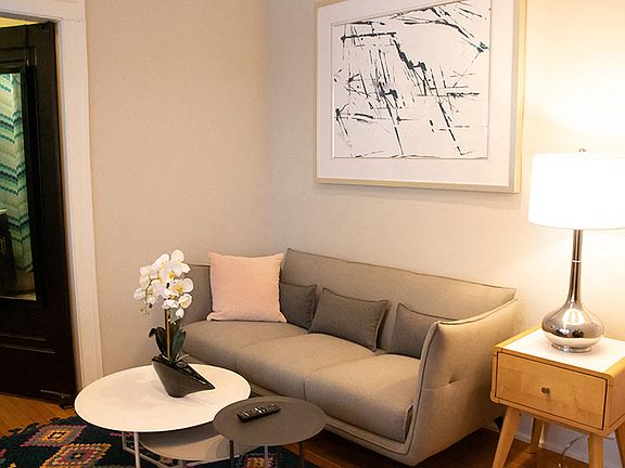 5th image of 823 W Buena Ave #312