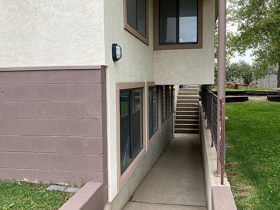 5th image of 1433 Birch Ave #2
