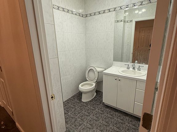 4th image of 292 Brighton St #2
