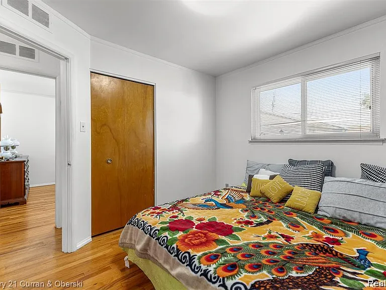 3927 Monroe St — Photo 13