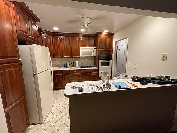 5th image of 22-34 Steinway St #2