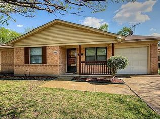 229 W Baron Pl, Grand Prairie, TX 75051