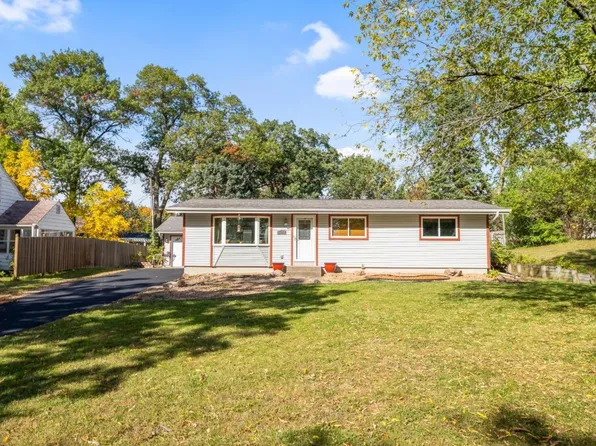 6074 45th St N, Oakdale, MN 55128