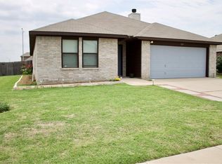 225 Arrowhead Dr, Burleson, TX 76028