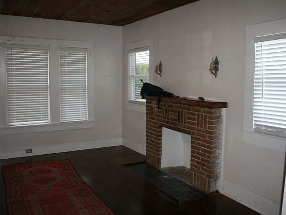 4th image of 247 Clifford Ct