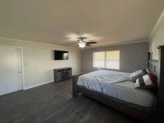 5th image of 710 E Mansur Ave