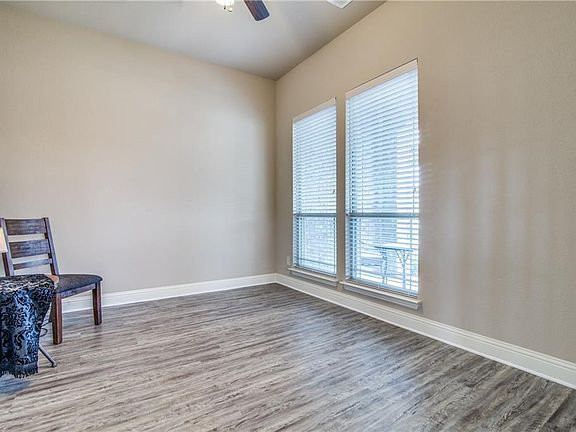 5th image of 530 Kelvington Dr