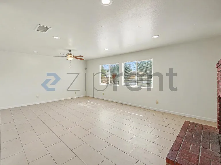 44558 Stanridge Ave — Photo 3