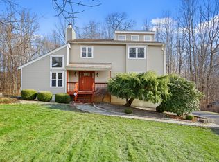 9 Harmony Ln, Monroe, CT 06468