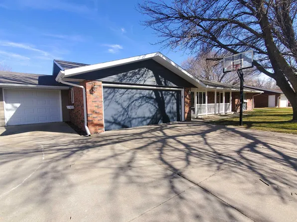 1160 10th St, Henderson, NE 68371
