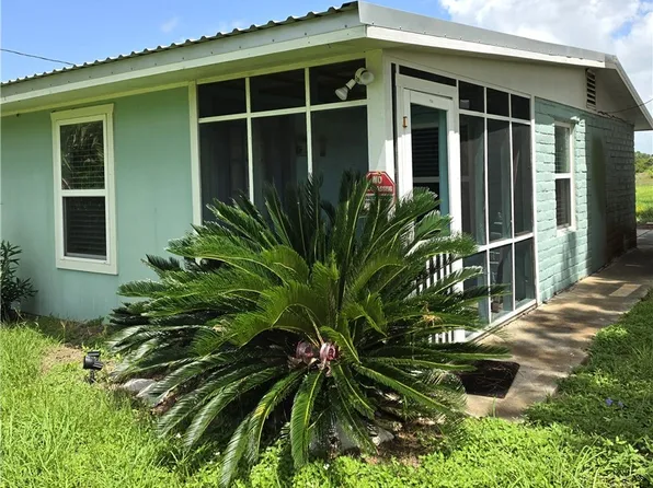 503 E Dallas Ave, Seadrift, TX 77983