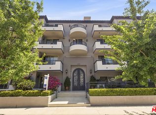 11218 Camarillo St APT 303, North Hollywood, CA 91602