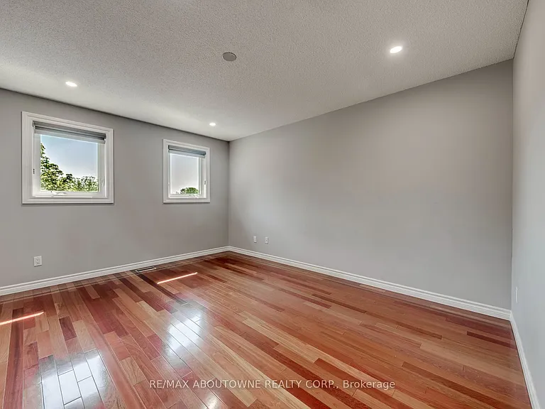 1124 Notley Cres — Photo 22