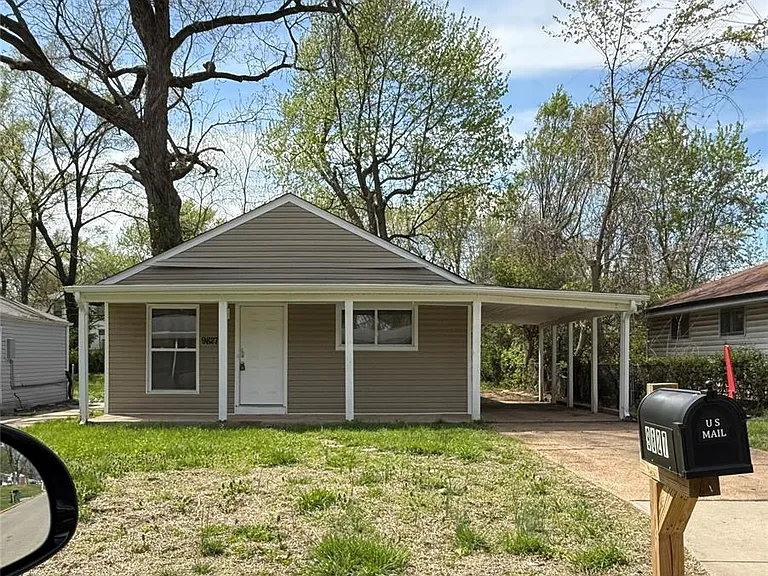 9827 Winkler Dr — Photo 1