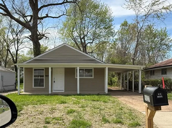 9827 Winkler Dr, Saint Louis, MO 63136