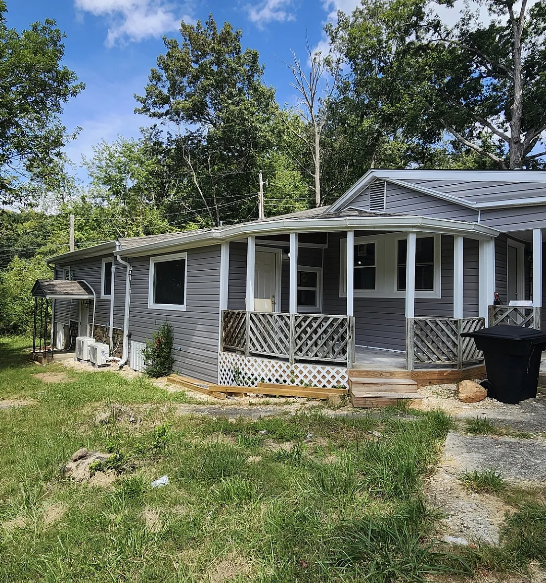 6 bed, 2558 sqft, $3,200 — Photo 1
