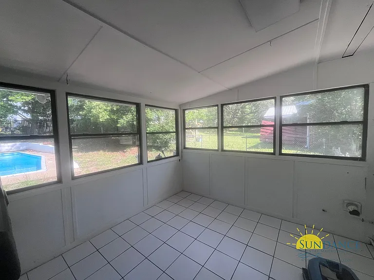 475 Andrew Dr — Photo 13