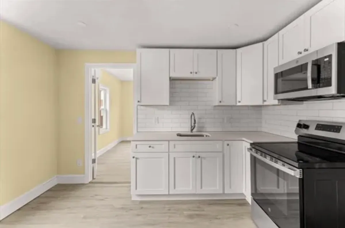 Building Photo - 29 Saint Casimir Ave #1