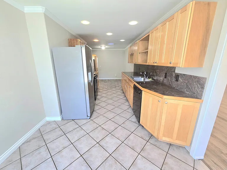 114 SE 218th Ave — Photo 21