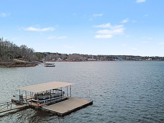 2nd image of 201 Stonebrook Cove Dr