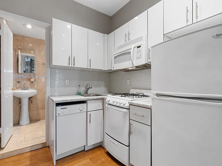 163 Chrystie St #17 — Photo 5