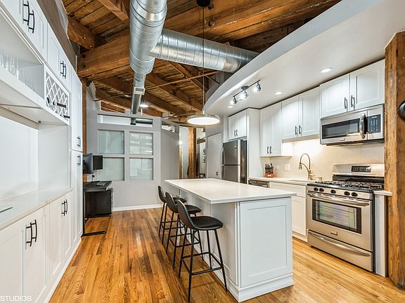 2nd image of 2300 W Wabansia Ave APT 132