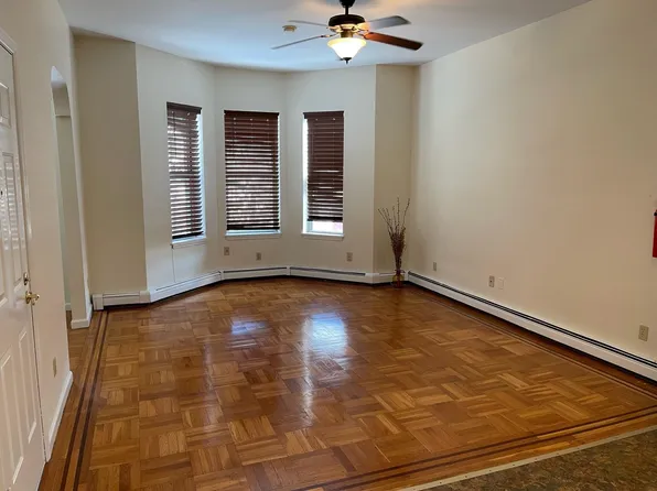 55 Bonn Place image 1 of 9