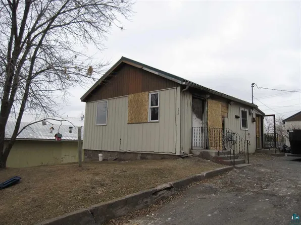 22 N 10th St, Cloquet, MN 55720