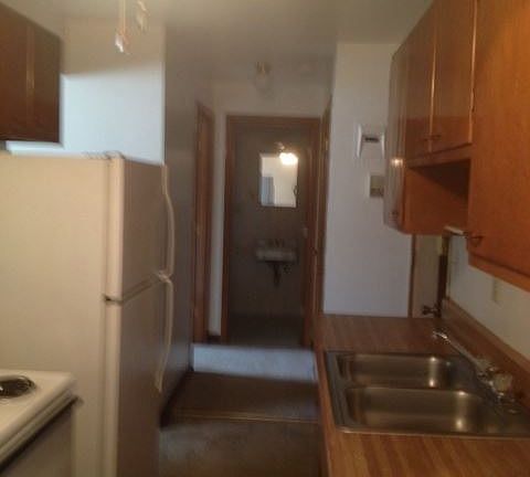 3rd image of 2030 Brewster St APT 01