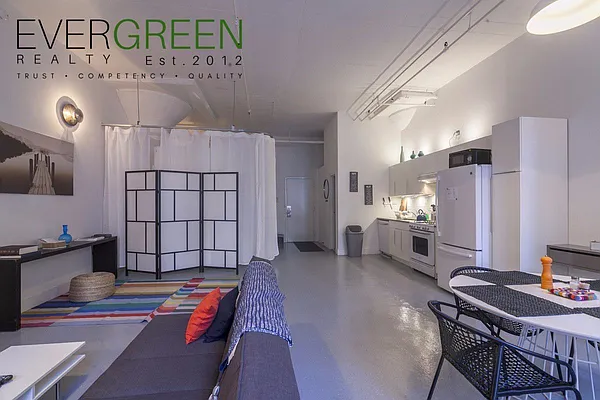 Rented by Evergreen Apartments BK | media 25