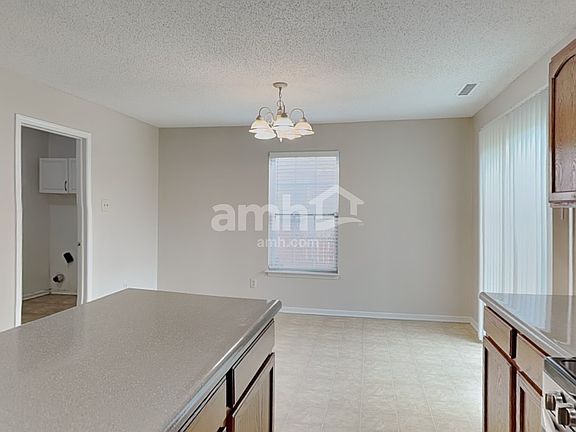 4th image of 707 Heartland Dr