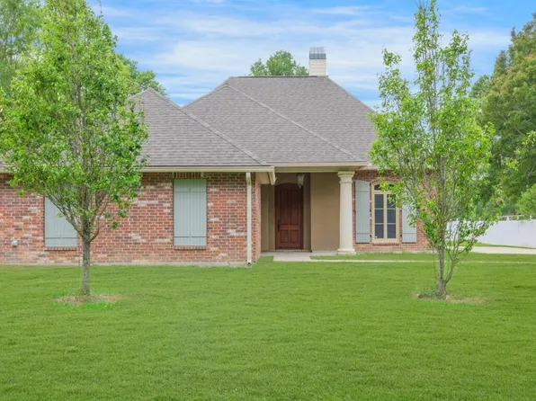 137 Laval Rd, Lafayette, LA 70507