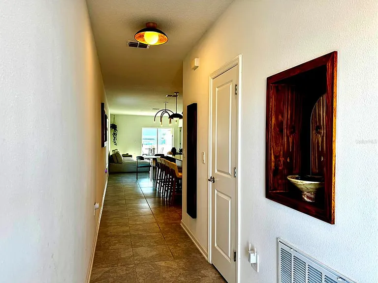 3095 Armstrong Ave — Photo 2