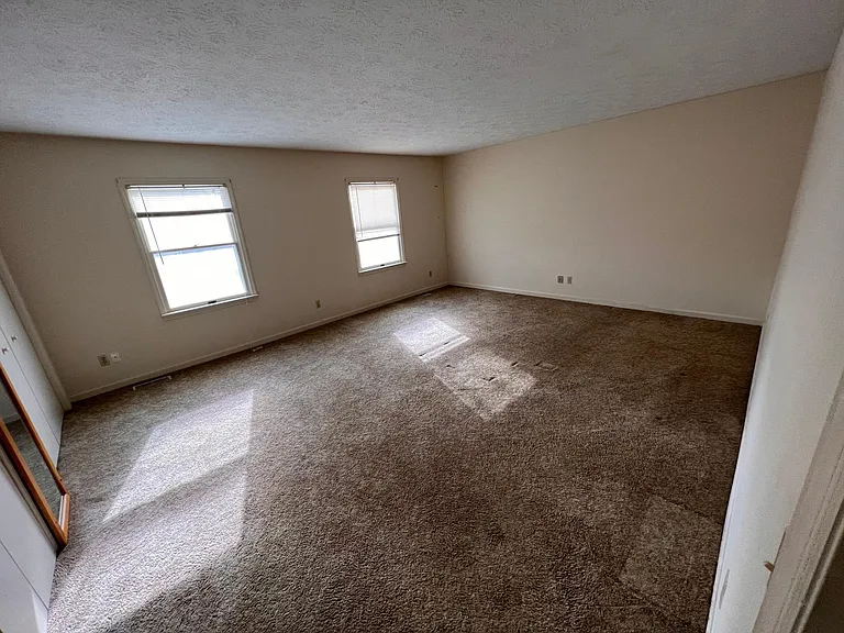 926 Meadowlark Dr — Photo 4