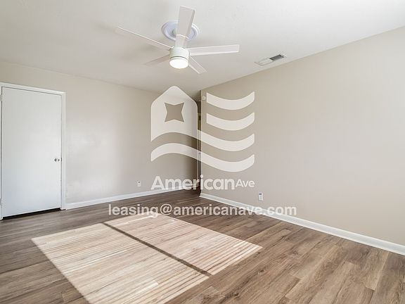 1603552_004_wm_-_living_room_13470220.jpg