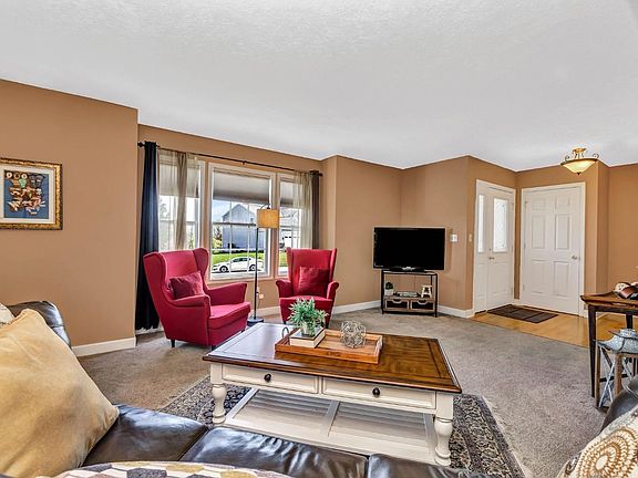 4th image of 861 Dufour Ln