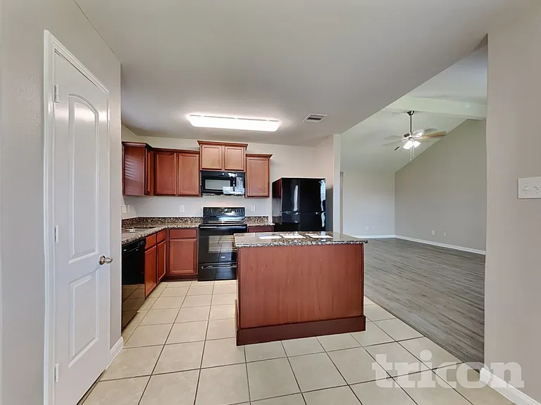 329 Shoshone Ridge Dr — Photo 5