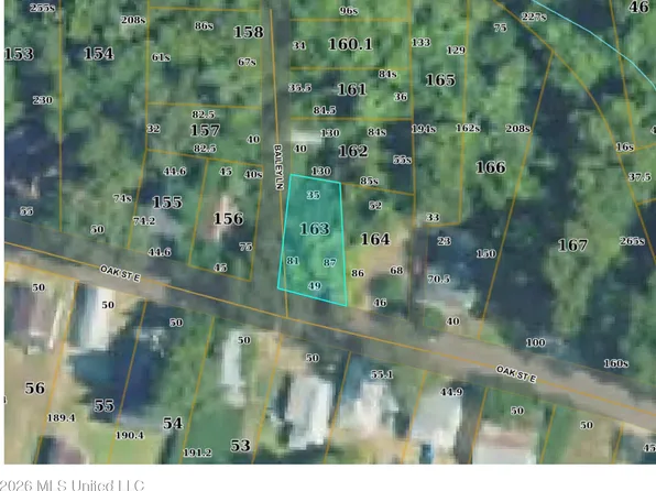 57 E Oak St, Natchez, MS 39120